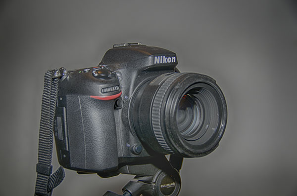Nikon Spiegelreflexkamera bestückt mit einem 50mm Brennweite Objektiv
